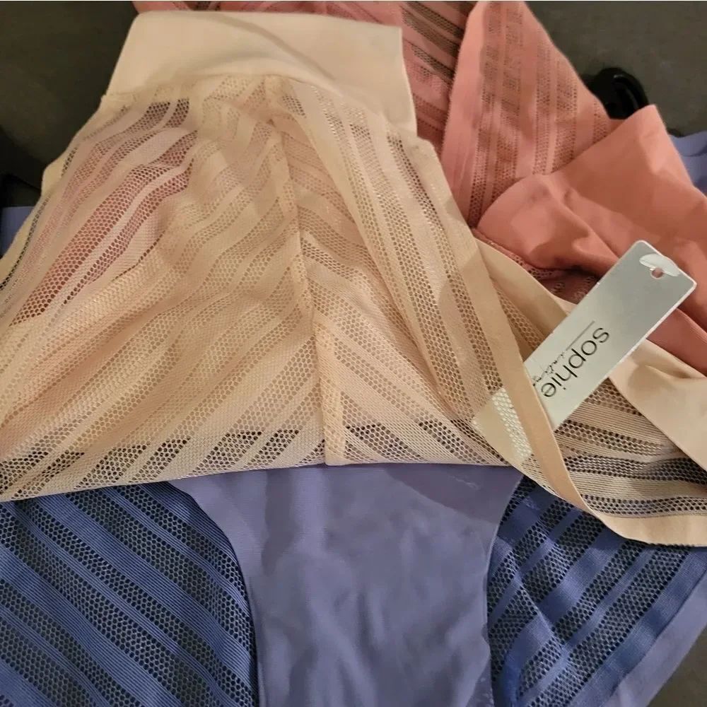 SOPHIE B.INTIMATES & SLEEPWEAR - Picture 14 of 16